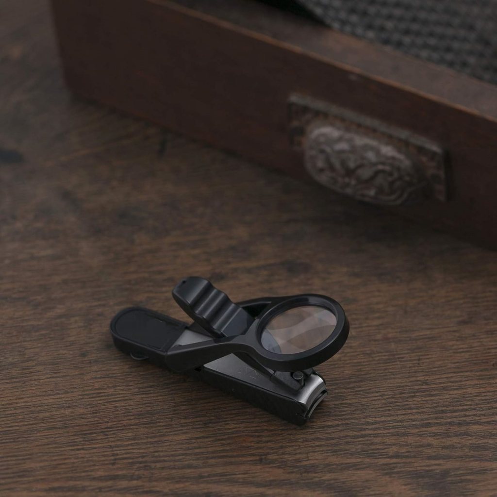 Quick Secure Magnifying Nail Cutter